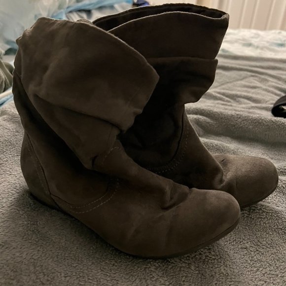 Slouch boots - Picture 2 of 3